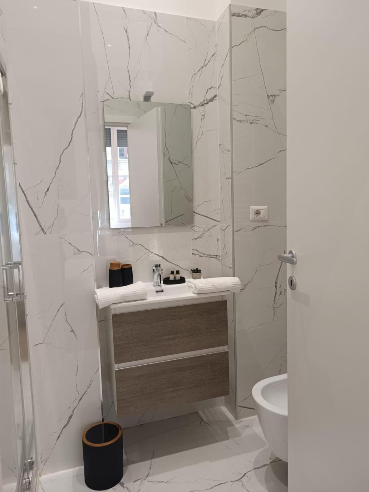 Be-C0 Centrale New Double Suite มิลาน ภายนอก รูปภาพ
